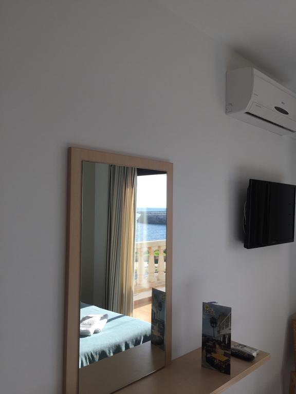 Hostal Sa Prensa Ciutadella  Room photo